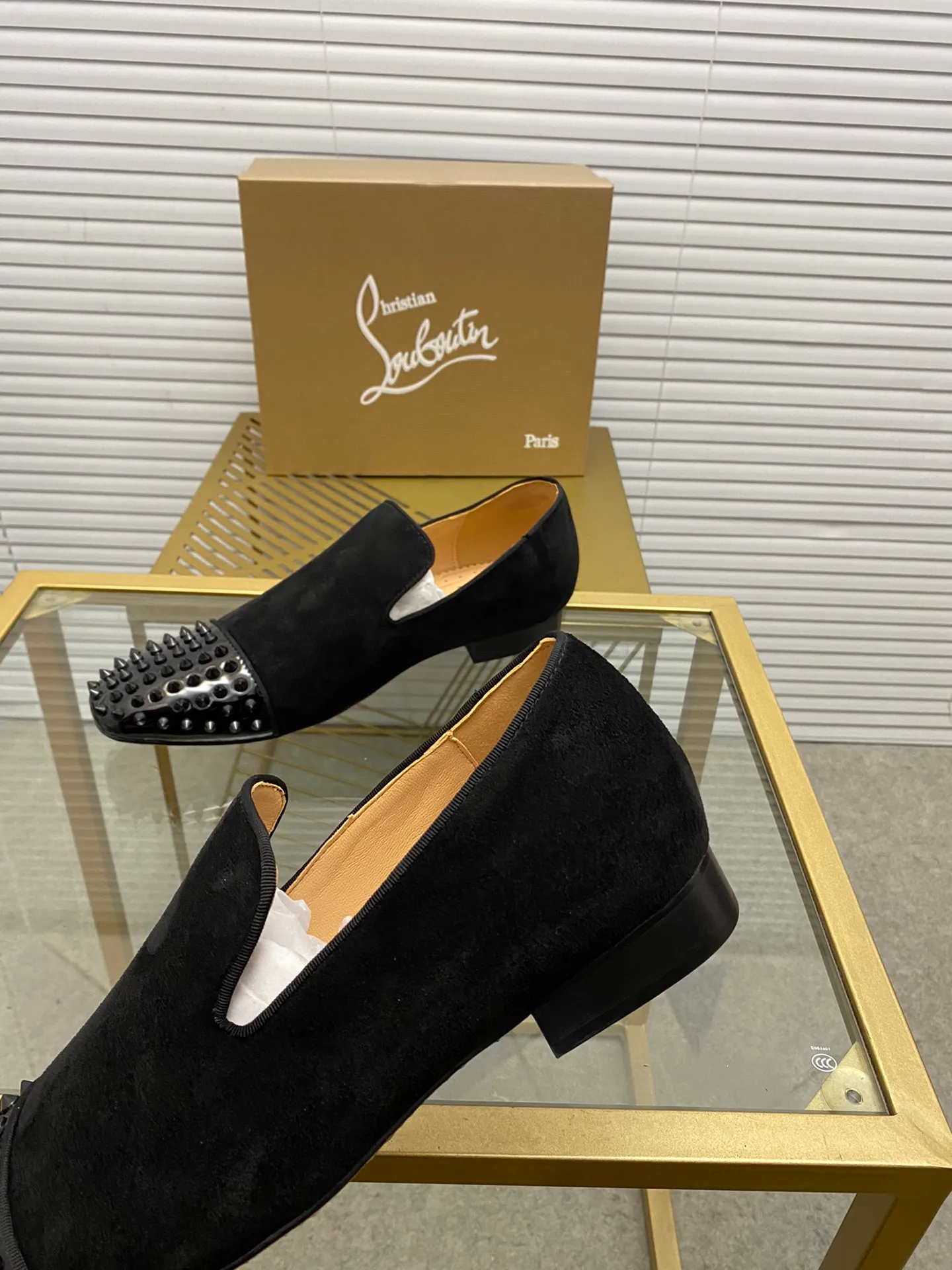 Made to order. Ex-factory price 500. christian louboutin (CL red-soled shoes) counter series, casual leather shoes 📢 📢 📢 Exclusive hot style release 🎈🎈💪 Movable latex feet 👻 Finished outsole sewing line [Deyi] 😝 #男38#-48, global supply 😝 [Top version]: Original imported genuine leather upper, top original leather lining, original molded TPU outsole, original 1:1 detail processing, original shoe last,